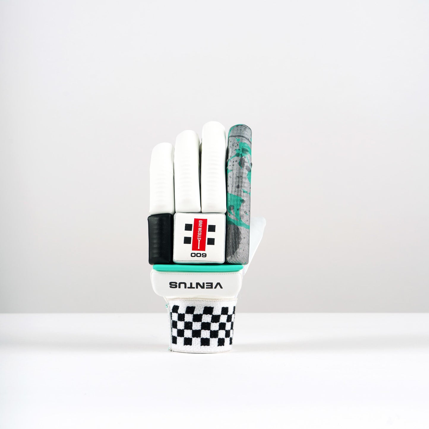 Gray-Nicolls Ventus 1.0 600 Batting Gloves