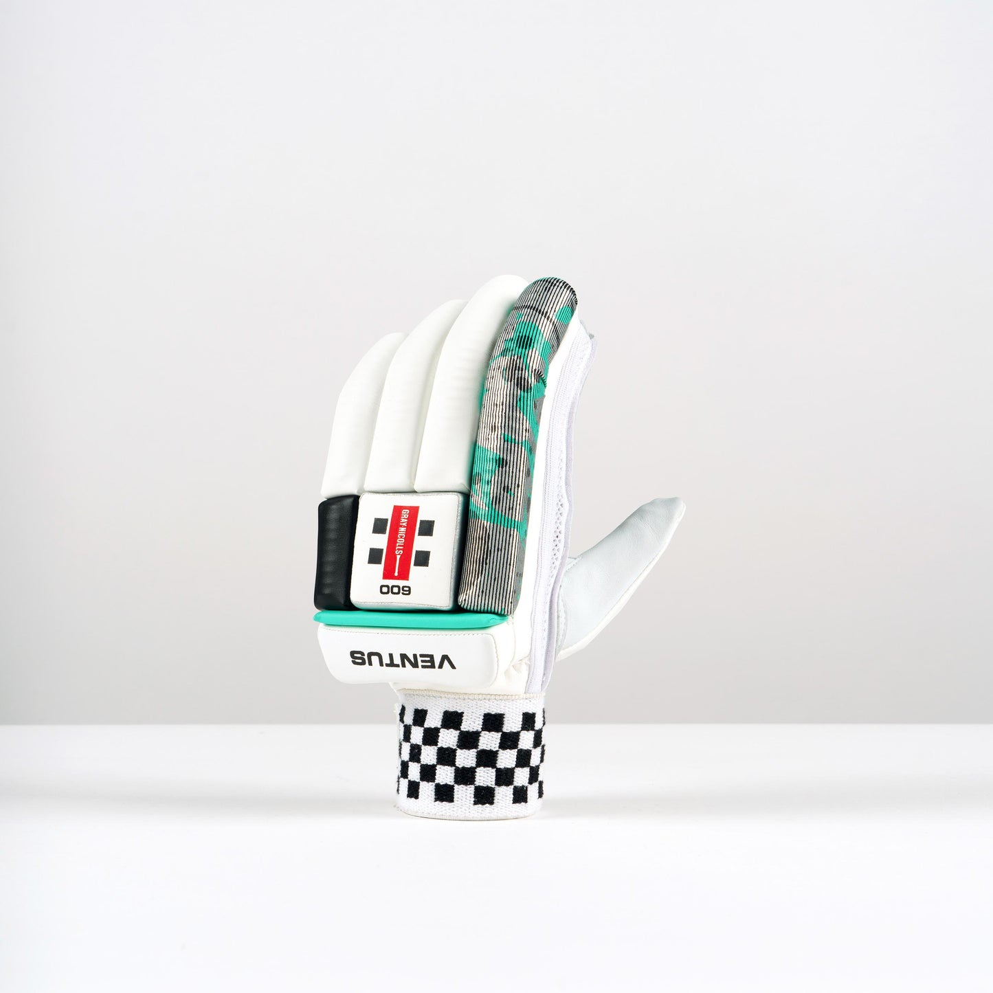 Gray-Nicolls Ventus 1.0 600 Batting Gloves